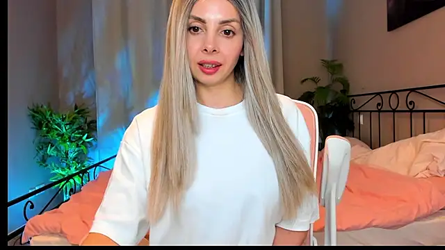 VelvetEliza online show from April 3, 8:04 pm