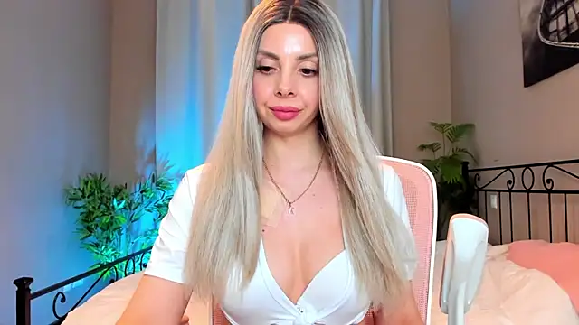 VelvetEliza online show from March 7, 10:15 pm