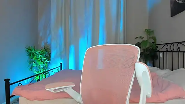 VelvetEliza online show from April 5, 5:08 pm