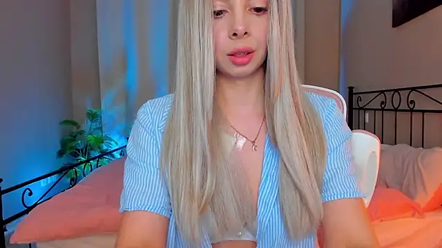 VelvetEliza online show from December 1, 7:37 pm