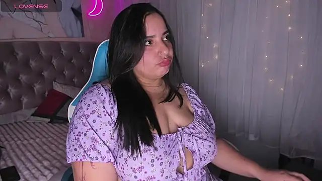 Snapshot of artemisa19 chatting on September 30, 2:28 am artemisa19 online show from September 30, 2:28 am