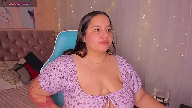 Snapshot of artemisa19 chatting on October 28, 5:29 am artemisa19 online show from October 28, 5:29 am