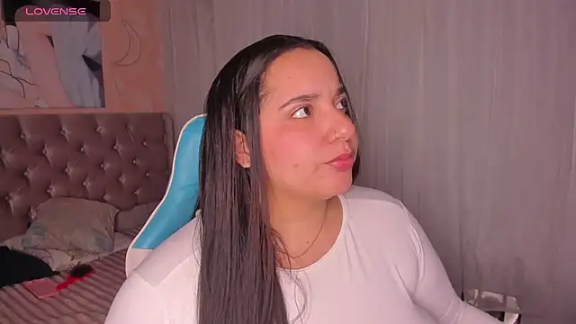 Snapshot of artemisa19 chatting on October 30, 7:28 am artemisa19 online show from October 30, 7:28 am