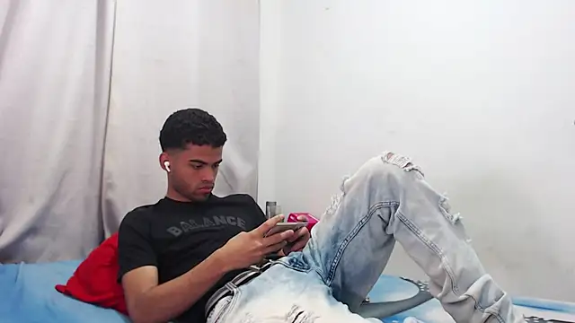 camillo beischel  online show from January 5, 8:01 pm