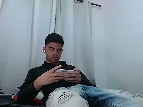 camillo beischel  online show from October 8, 5:57 pm