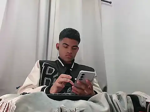 camillo beischel  online show from October 5, 7:04 pm