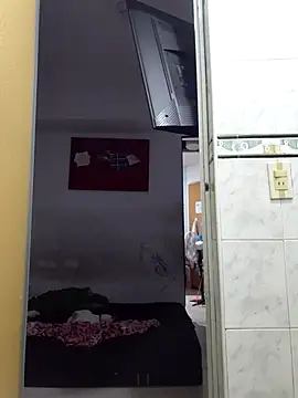 Snapshot of SweettyNaugthy chatting on January 7, 5:01 am SweettyNaugthy online show from January 7, 5:01 am