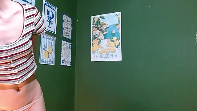 Roxiehood online show from October 26, 2:45 am