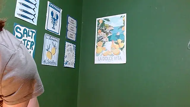 Roxiehood online show from October 21, 2:11 am