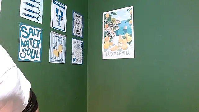 Roxiehood online show from October 29, 2:32 am