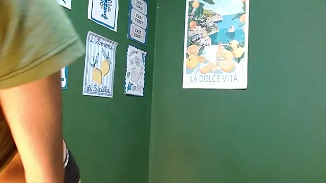 Roxiehood online show from February 6, 2:07 am