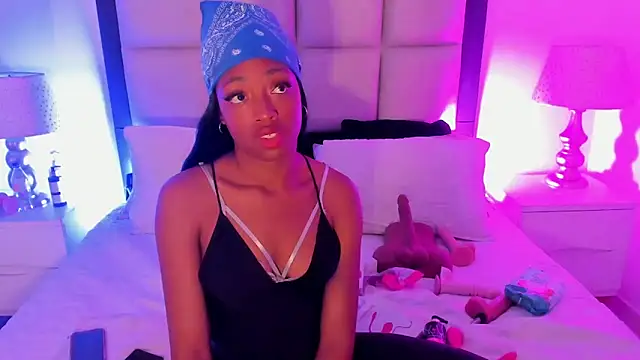 Snapshot of BiancaShermann chatting on November 12, 5:28 pm BiancaShermann online show from November 12, 5:28 pm