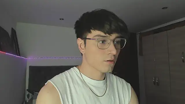 stevve 14 online show from June 7, 11:43 pm