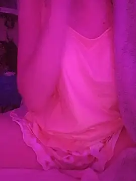 Hottiesophie online show from May 29, 11:00 pm