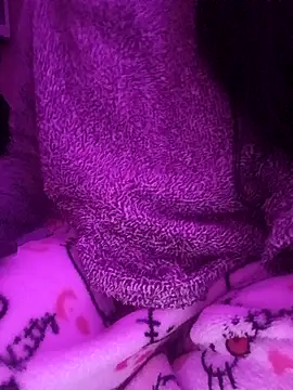 Hottiesophie online show from May 8, 8:12 pm