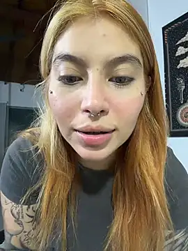Snapshot of YunoRose_ chatting on July 18, 2:53 am YunoRose online show from July 18, 2:53 am