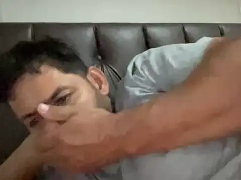 Snapshot of Almir10 chatting on September 13, 12:43 am Almir10 online show from September 13, 12:43 am