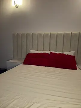 Mia Roswell online show from April 1, 2:57 am