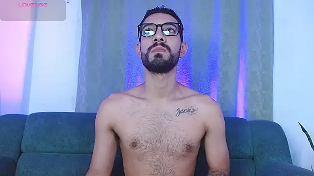 Snapshot of ReyPablo1 chatting on October 11, 9:27 pm ReyPablo1 online show from October 11, 9:27 pm