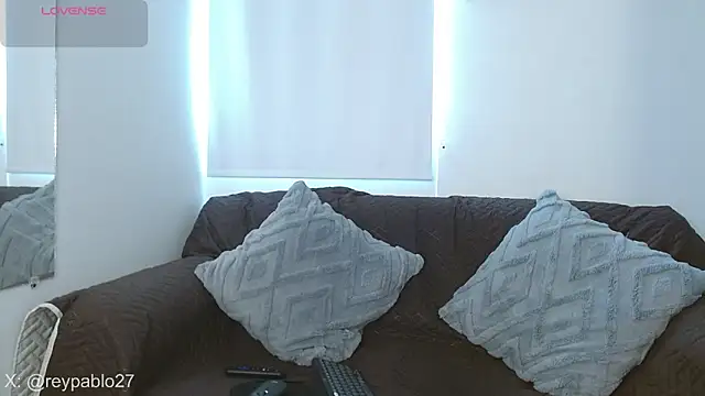 Snapshot of ReyPablo1 chatting on November 12, 7:18 pm ReyPablo1 online show from November 12, 7:18 pm