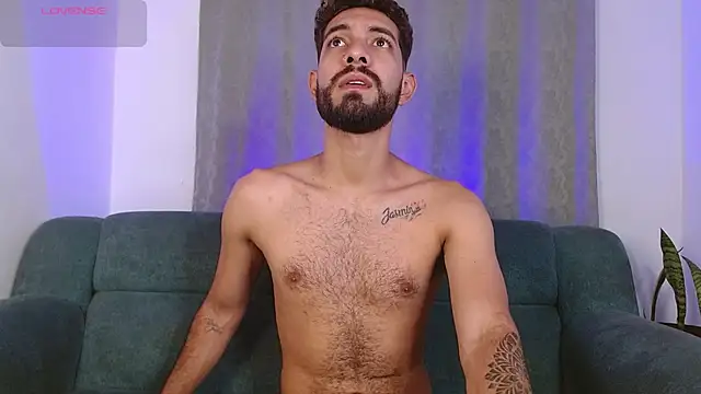 Snapshot of ReyPablo1 chatting on October 1, 3:00 am ReyPablo1 online show from October 1, 3:00 am