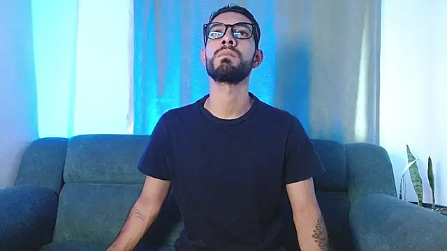 Snapshot of ReyPablo1 chatting on October 14, 9:15 pm ReyPablo1 online show from October 14, 9:15 pm