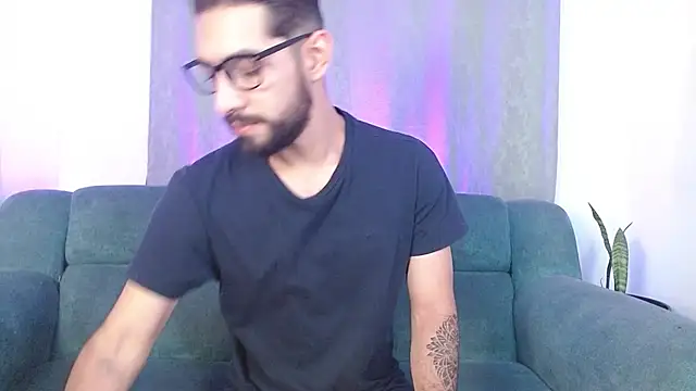 Snapshot of ReyPablo1 chatting on October 7, 10:22 pm ReyPablo1 online show from October 7, 10:22 pm