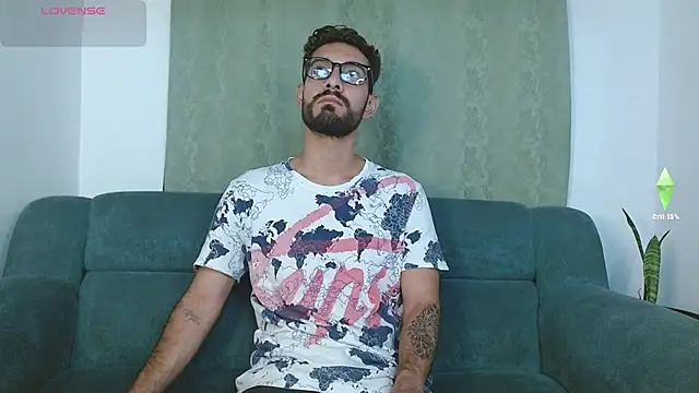 Snapshot of ReyPablo1 chatting on October 9, 10:54 pm ReyPablo1 online show from October 9, 10:54 pm