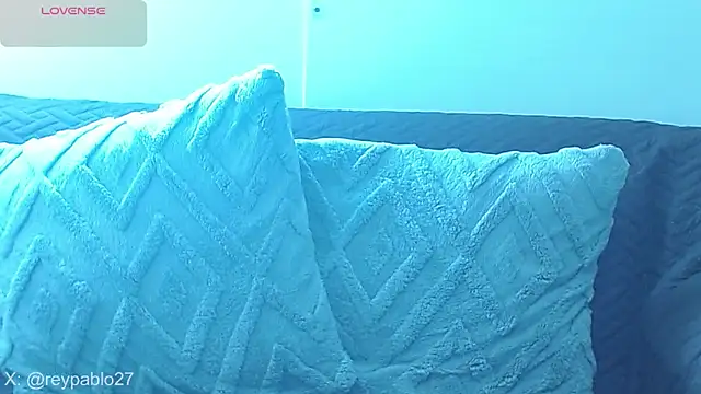 Snapshot of ReyPablo1 chatting on November 8, 7:06 pm ReyPablo1 online show from November 8, 7:06 pm