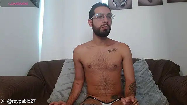 Snapshot of ReyPablo1 chatting on December 3, 8:19 pm ReyPablo1 online show from December 3, 8:19 pm