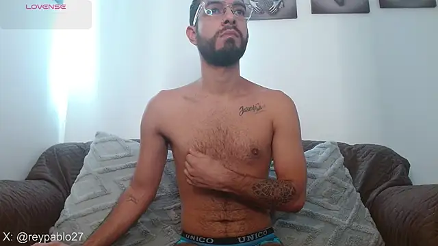 Snapshot of ReyPablo1 chatting on December 4, 3:44 pm ReyPablo1 online show from December 4, 3:44 pm