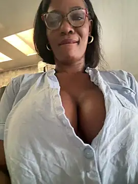 Snapshot of Bustykeyla chatting on August 1, 9:24 pm Bustykeyla online show from August 1, 9:24 pm