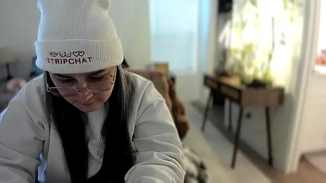 Alix Valentine online show from November 14, 3:05 pm