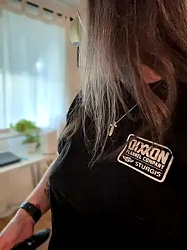 Alix Valentine online show from October 17, 2:30 pm