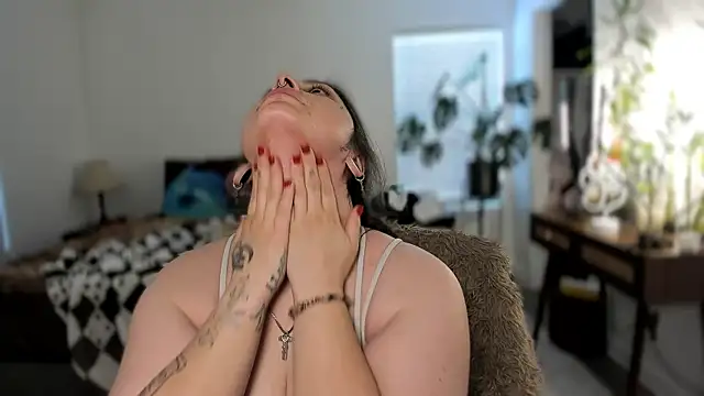 Alix Valentine online show from October 30, 7:55 pm