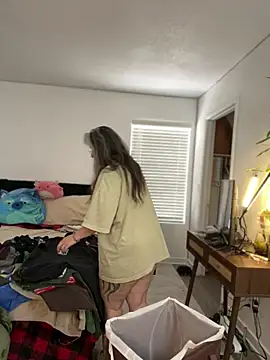 Alix Valentine online show from April 18, 7:07 pm