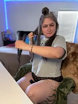 Alix Valentine online show from April 4, 6:58 pm