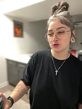 Snapshot of Alix_Valentine chatting on May 1, 3:06 pm Alix Valentine online show from May 1, 3:06 pm