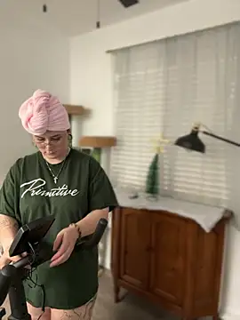 Alix Valentine online show from December 13, 8:04 pm