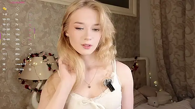 Emma Frosty online show from May 3, 9:40 pm