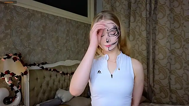 Emma Frosty online show from October 31, 6:26 pm