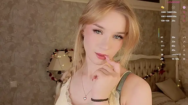 Emma Frosty online show from April 24, 8:00 pm