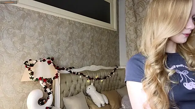 Emma Frosty online show from November 5, 7:39 pm