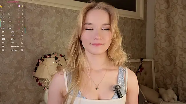 Emma Frosty online show from May 1, 9:31 pm