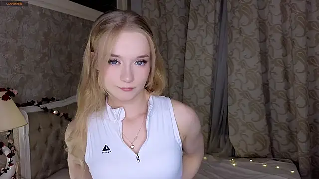 Snapshot of Emma_Frosty chatting on September 20, 6:24 pm Emma Frosty online show from September 20, 6:24 pm