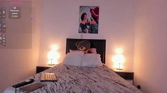 Snapshot of _alana_grey_ chatting on February 3, 2:32 am alana grey online show from February 3, 2:32 am