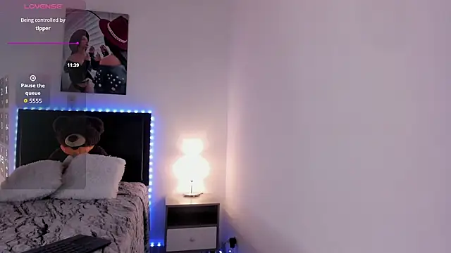 Snapshot of _alana_grey_ chatting on February 11, 5:13 pm alana grey online show from February 11, 5:13 pm