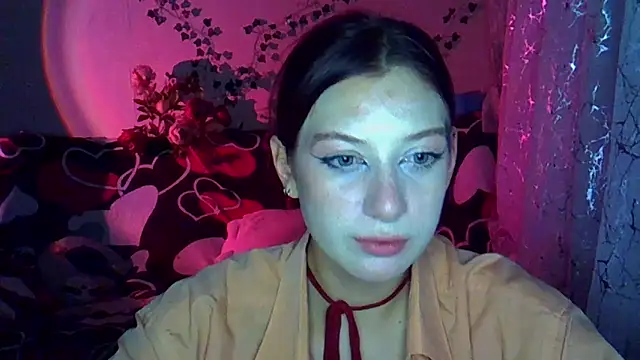 Lily Ember online show from November 8, 4:43 pm