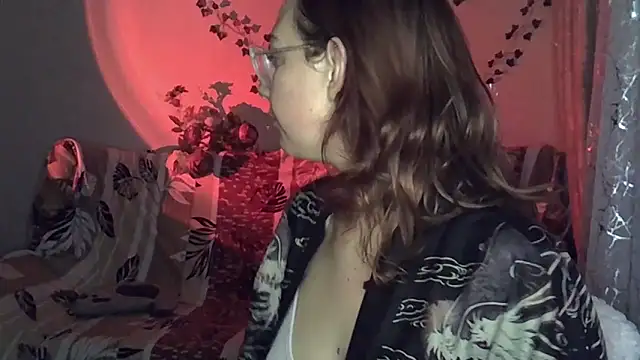 Lily Ember online show from November 22, 6:07 pm