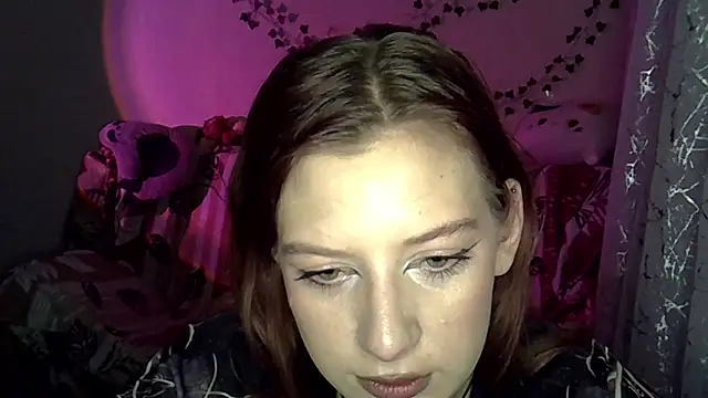 Lily Ember online show from December 1, 6:20 pm